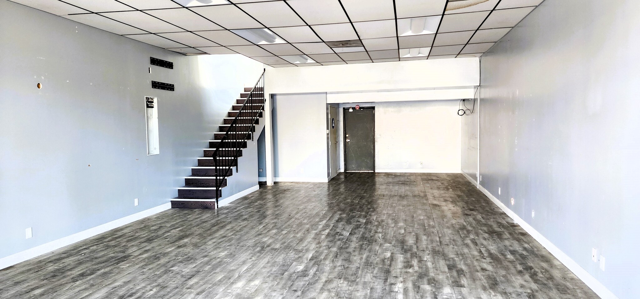 8485 Glenoaks Blvd, Sun Valley, CA à louer Photo intérieure- Image 1 de 5