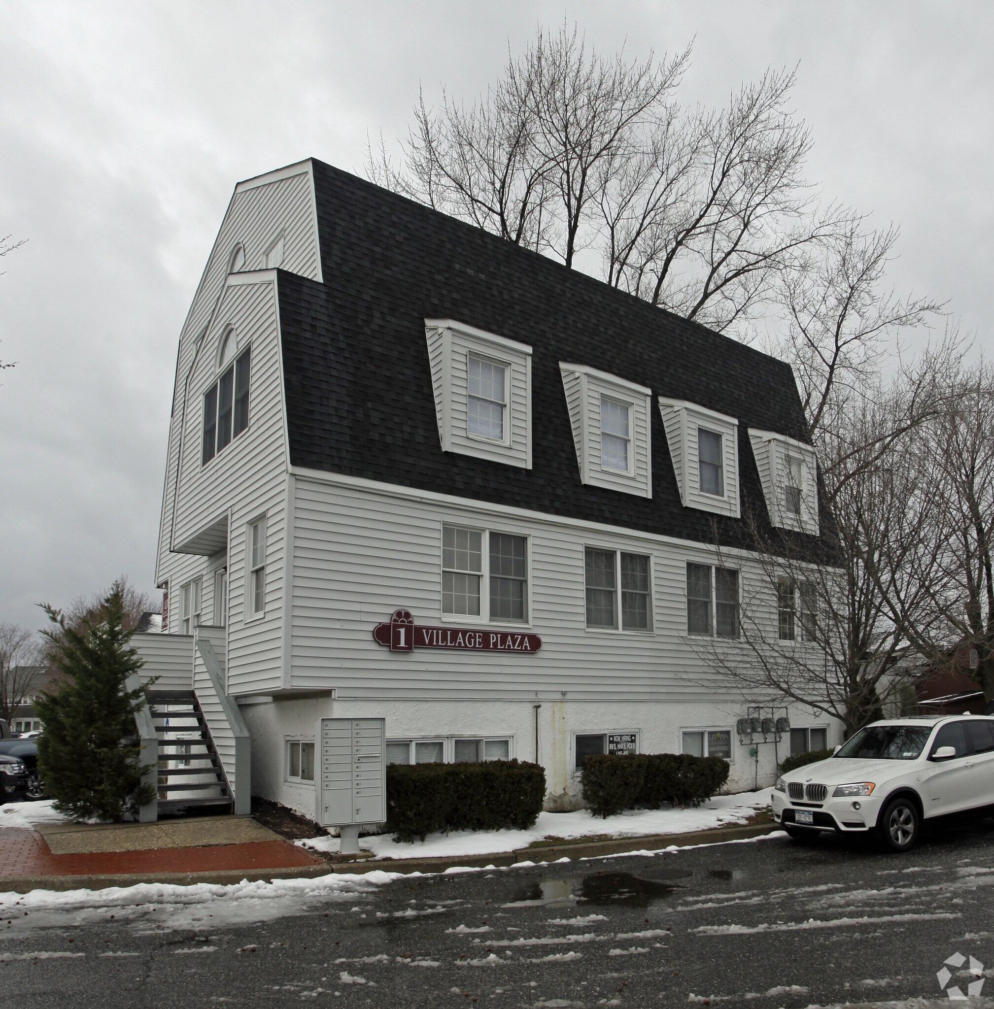 1 Village Plz, Kings Park, NY à louer Aérien- Image 1 de 5