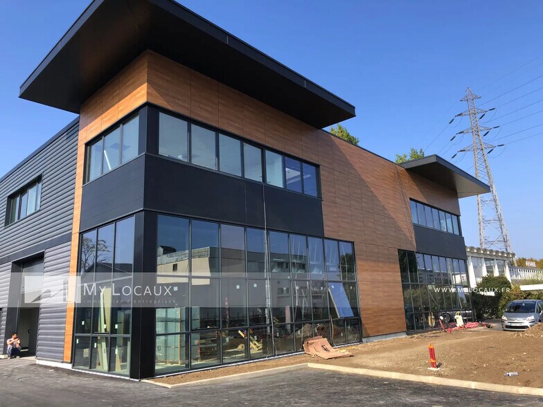 Flex in Villeneuve-la-Garenne for lease - Building Photo - Image 2 of 5