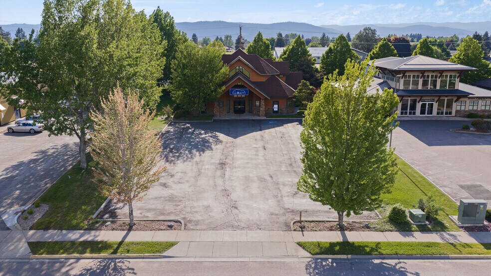 65 Commons Way, Kalispell, MT à vendre - Photo du bâtiment - Image 2 de 46