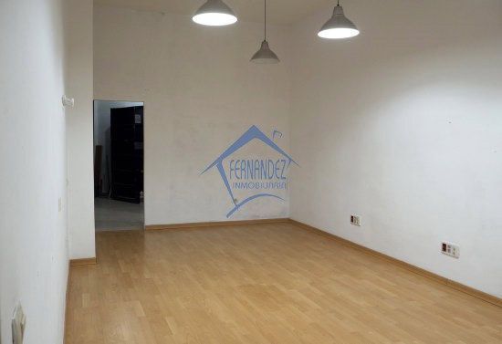 Commerce de détail dans Cáceres, Cáceres à vendre - Photo du bâtiment - Image 3 de 5