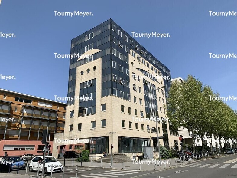 Office in Bordeaux for lease - Building Photo - Image 3 of 3
