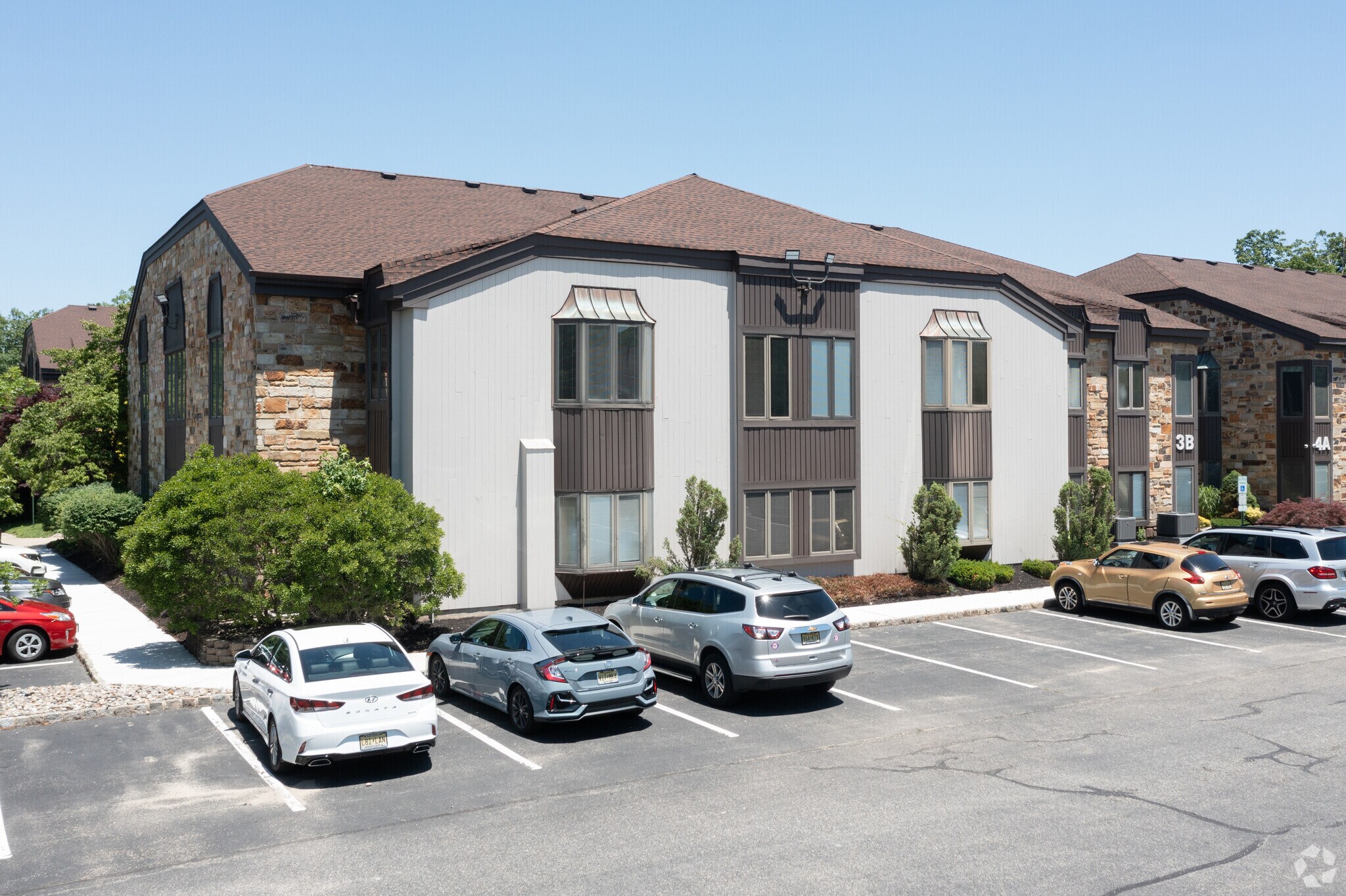 615 Hope Rd, Eatontown, NJ à louer Photo du bâtiment- Image 1 de 6