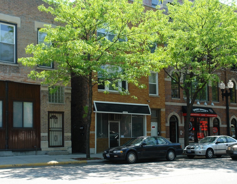 1131 W Taylor St, Chicago, IL for lease - Building Photo - Image 2 of 6
