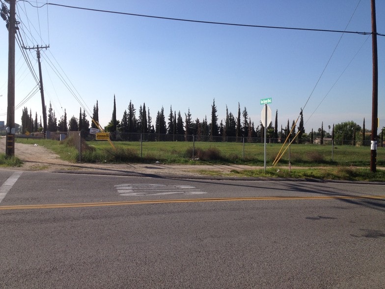 18248 Van Buren Blvd, Riverside, CA for lease - Building Photo - Image 3 of 11