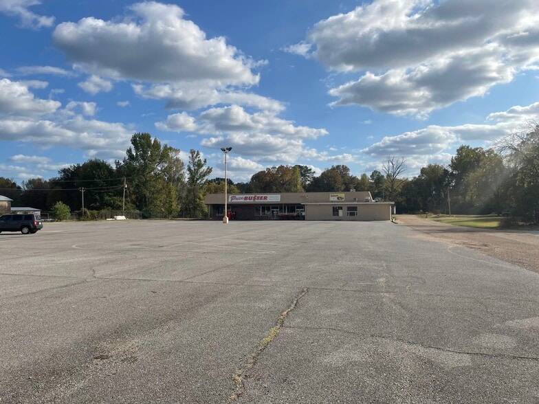 1175 E Third St, Forest, MS for lease - Primary Photo - Image 1 of 5
