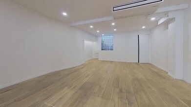 152 Ninth Ave, New York, NY for lease Interior Photo- Image 2 of 4