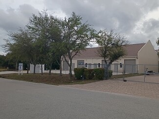 Plus de détails pour 326 NE 3rd Ave, Cape Coral, FL - Industriel à vendre