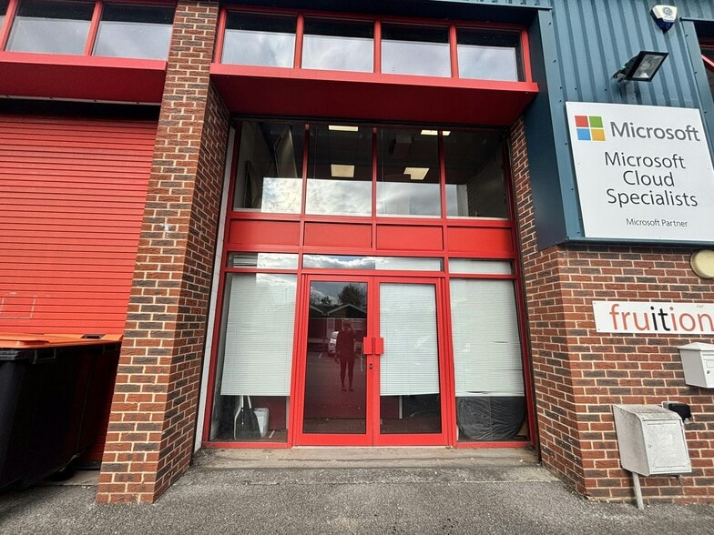 Claylands Rd, Bishops Waltham à louer - Photo du bâtiment - Image 2 de 16