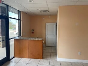 1925 Fort Campbell Blvd, Clarksville, TN for lease Interior Photo- Image 1 of 7