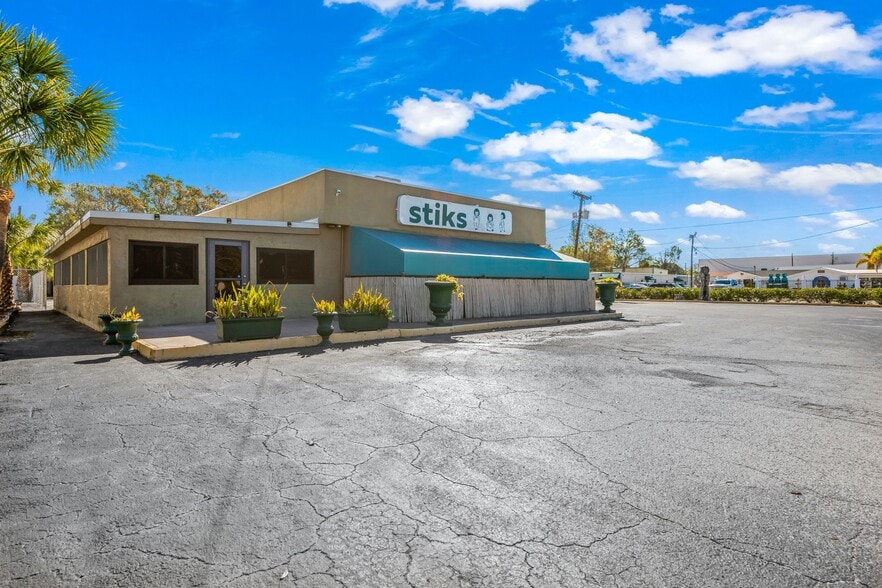 4413 S Tamiami Trl, Sarasota, FL for sale - Primary Photo - Image 1 of 39