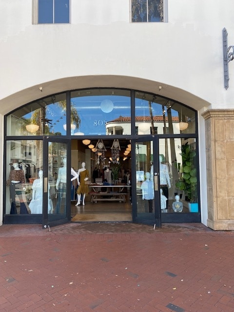 209-651 Paseo Nuevo, Santa Barbara, CA à louer Photo du bâtiment- Image 1 de 9