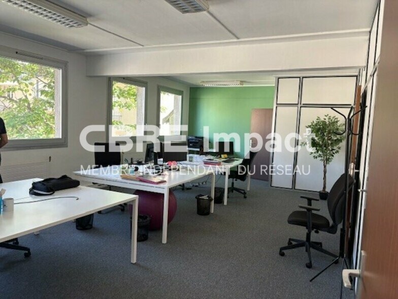 Office in Reims for lease - Building Photo - Image 3 of 9