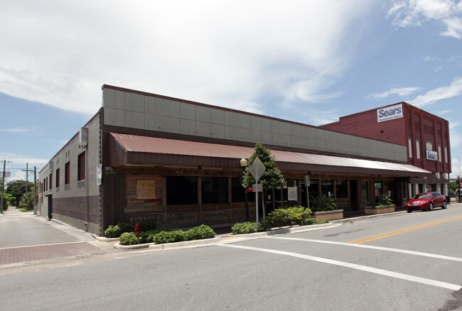 Plus de détails pour 121-125 W Main St, Wauchula, FL - Commerce de détail à vendre