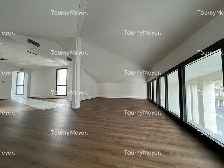 Office in Bordeaux for sale - Building Photo - Image 2 of 9