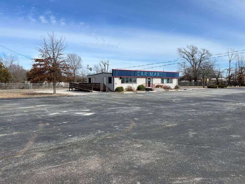 3245 W Sunshine St, Springfield, MO for lease - Building Photo - Image 1 of 6