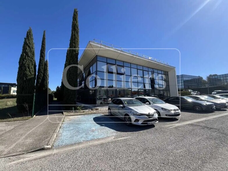 Office in Aix-en-Provence for lease - Building Photo - Image 1 of 7