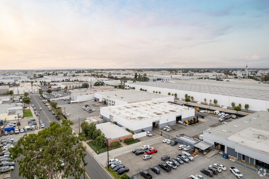 9445 Ann St, Santa Fe Springs, CA à louer - Photo du bâtiment - Image 3 de 8