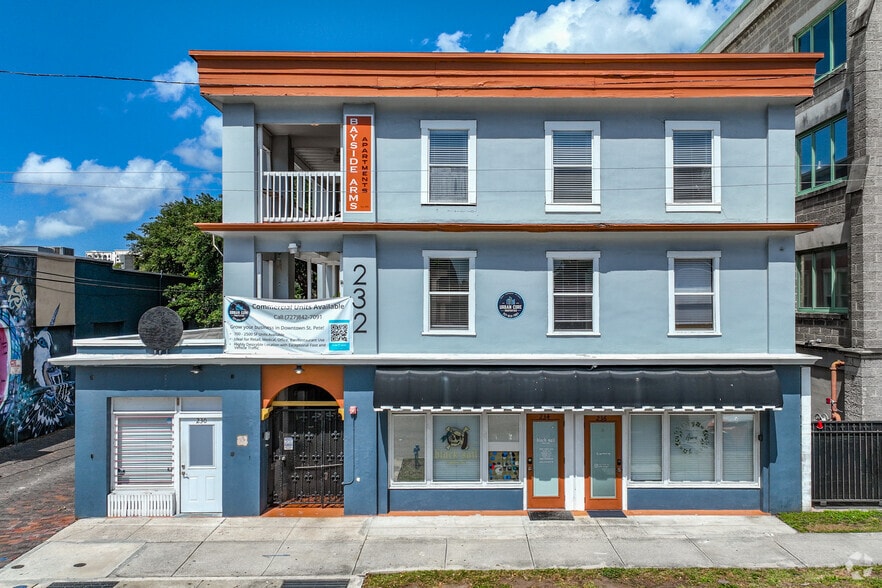 232 4th St N, Saint Petersburg, FL à louer - Photo du bâtiment - Image 2 de 5