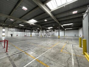 Flex in Corbas for lease Interior Photo- Image 2 of 10
