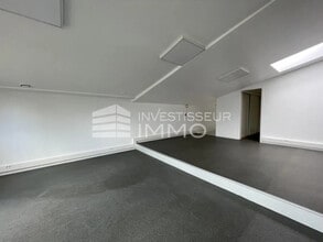 Office in Sainte-Geneviève-des-Bois for lease Building Photo- Image 2 of 4