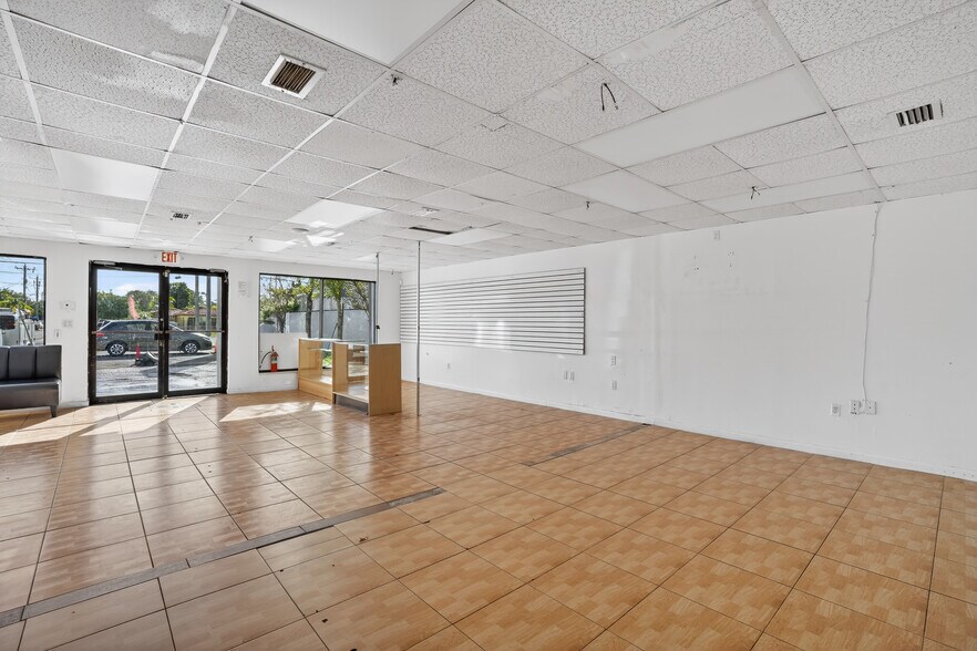 200 SW 57th Ave, Miami, FL à louer - Photo du bâtiment - Image 3 de 8