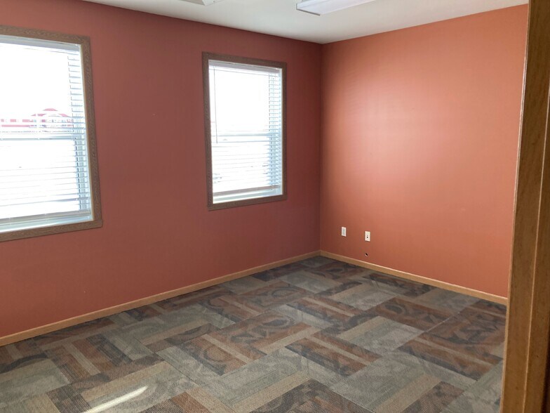 3500 42nd St S, Fargo, ND à louer - Photo intérieure - Image 2 de 8