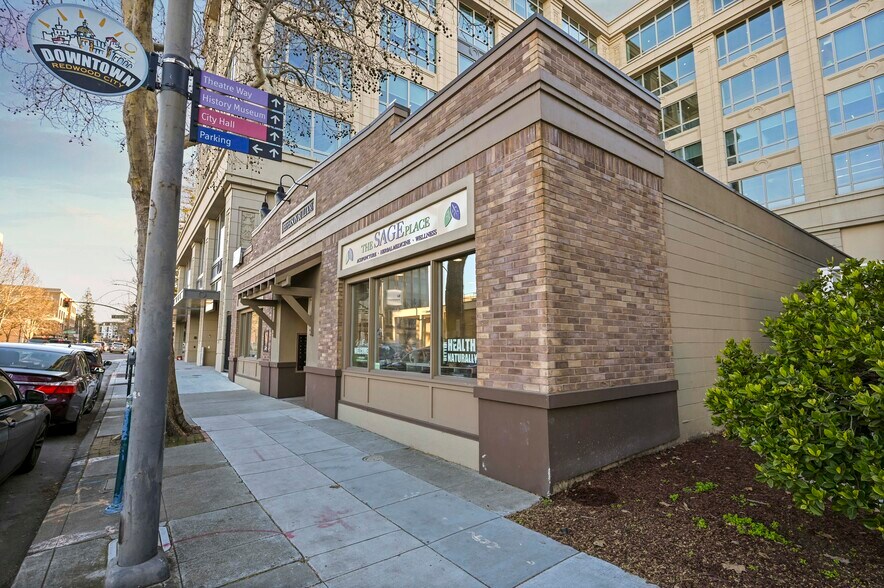 626 Jefferson Ave, Redwood City, CA à louer - Photo du bâtiment - Image 3 de 22