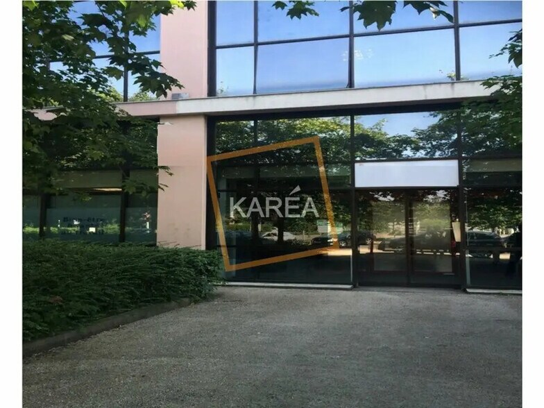 Office in Torcy for lease - Building Photo - Image 2 of 5