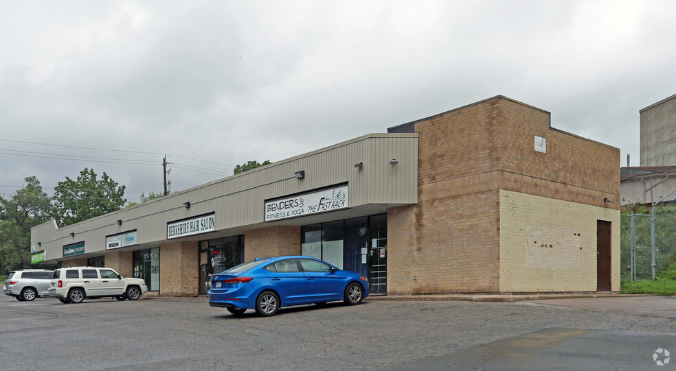 520 Springbank Dr, London, ON for lease - Building Photo - Image 2 of 3