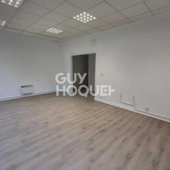 Retail in Soissons for lease - Building Photo - Image 3 of 9