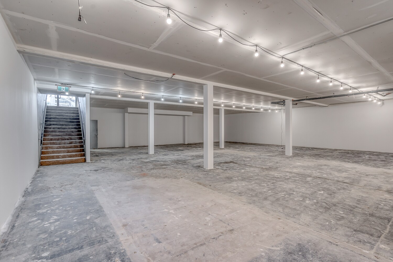 810-829 49 Ave SW, Calgary, AB for sale Interior Photo- Image 1 of 1