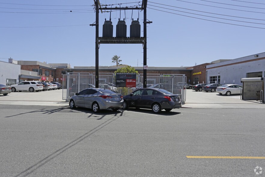 8500 Steller Dr, Culver City, CA à louer - Photo principale - Image 2 de 14