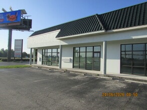 17230-17250 S Tamiami Trl, Fort Myers, FL for lease Building Photo- Image 2 of 7