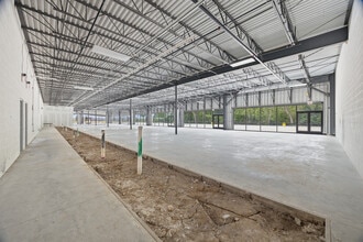 7710 FM 521, Rosharon, TX for lease Interior Photo- Image 1 of 11