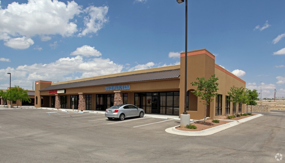10801 Gateway Blvd W, El Paso, TX for lease - Primary Photo - Image 2 of 9