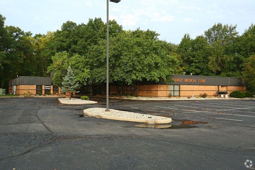 7505 Grafton Rd, Monroe, MI à louer - Photo principale - Image 1 de 14