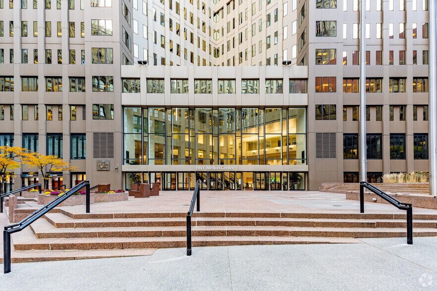 500 Grant St, Pittsburgh, PA à louer - Photo du bâtiment - Image 1 de 3