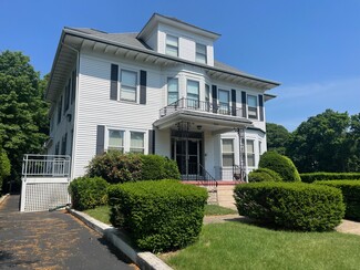 Plus de détails pour 463 S Main St, Woonsocket, RI - Vente au détail à vendre