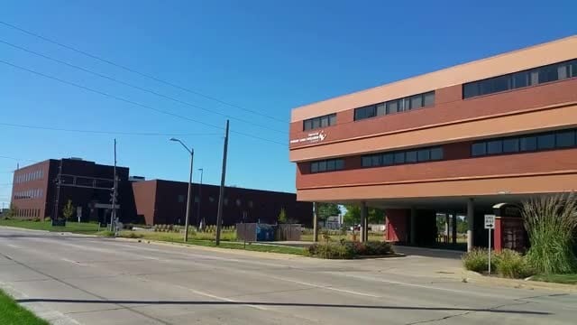 319 E Madison St, Springfield, IL à louer - Vidéo sur l’inscription commerciale - Image 2 de 12