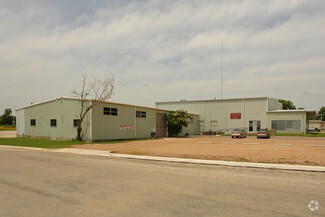 Plus de détails pour 515 E Highway St, Fredericksburg, TX - Industriel à vendre