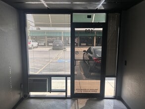 8034 Culebra Rd, San Antonio, TX for lease Interior Photo- Image 1 of 6