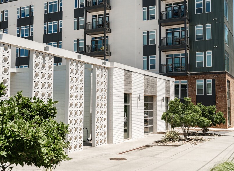 2400-2406 Dunavant St, Charlotte, NC à louer - Photo du bâtiment - Image 3 de 15