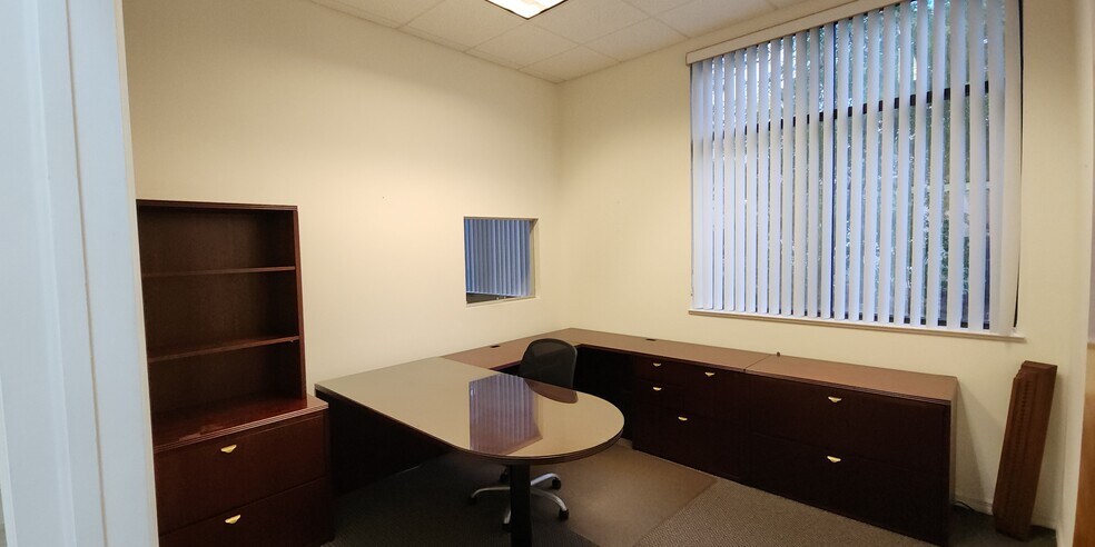 7910 Summerlin Lakes Dr, Fort Myers, FL à louer - Photo du bâtiment - Image 3 de 12