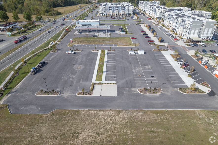 1701 Bridgeport Way, Suffolk, VA à louer - Photo du bâtiment - Image 3 de 8