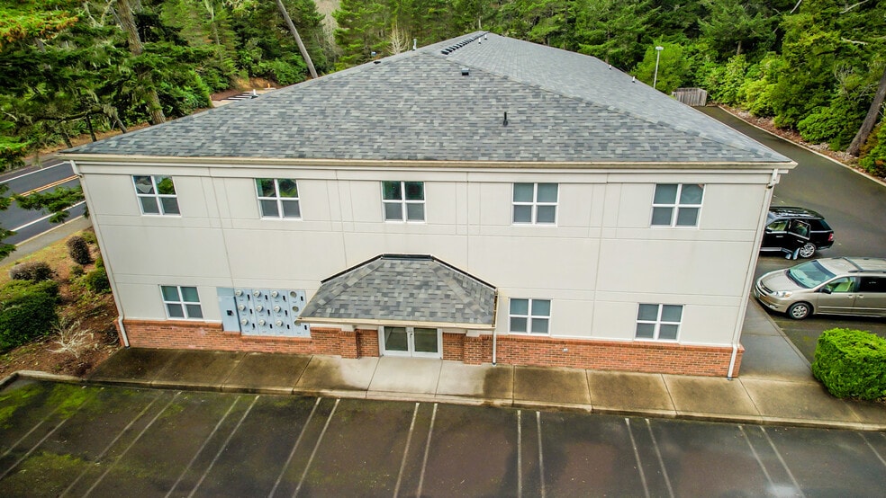 705 9th St, Florence, OR for lease - Building Photo - Image 3 of 112