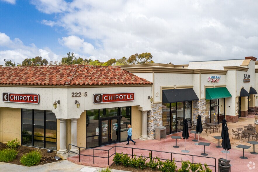 22205-22372 El Paseo, Rancho Santa Margarita, CA à louer - Photo du bâtiment - Image 1 de 19