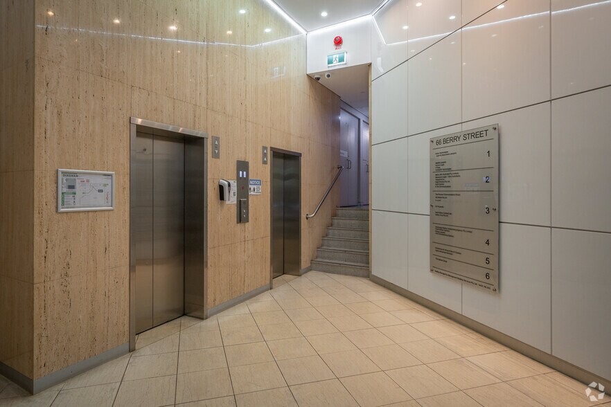 66 Berry St, North Sydney à louer - Hall d’entrée - Image 2 de 4