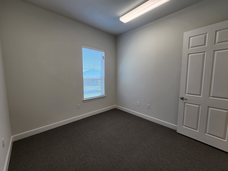 1000 Gattis School Rd, Round Rock, TX for lease - Primary Photo - Image 2 of 28