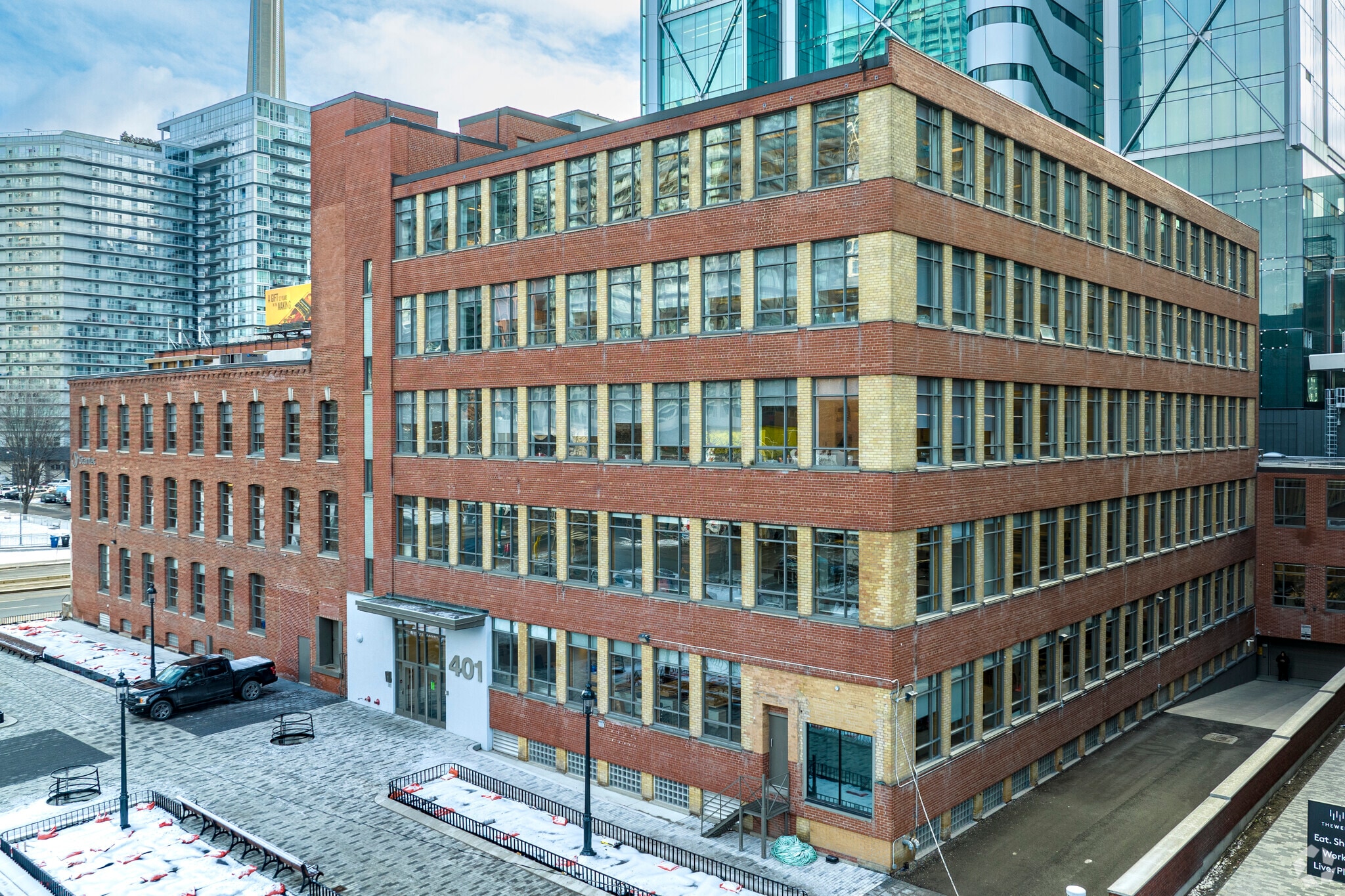 401 Wellington St W, Toronto, ON for lease Building Photo- Image 1 of 6
